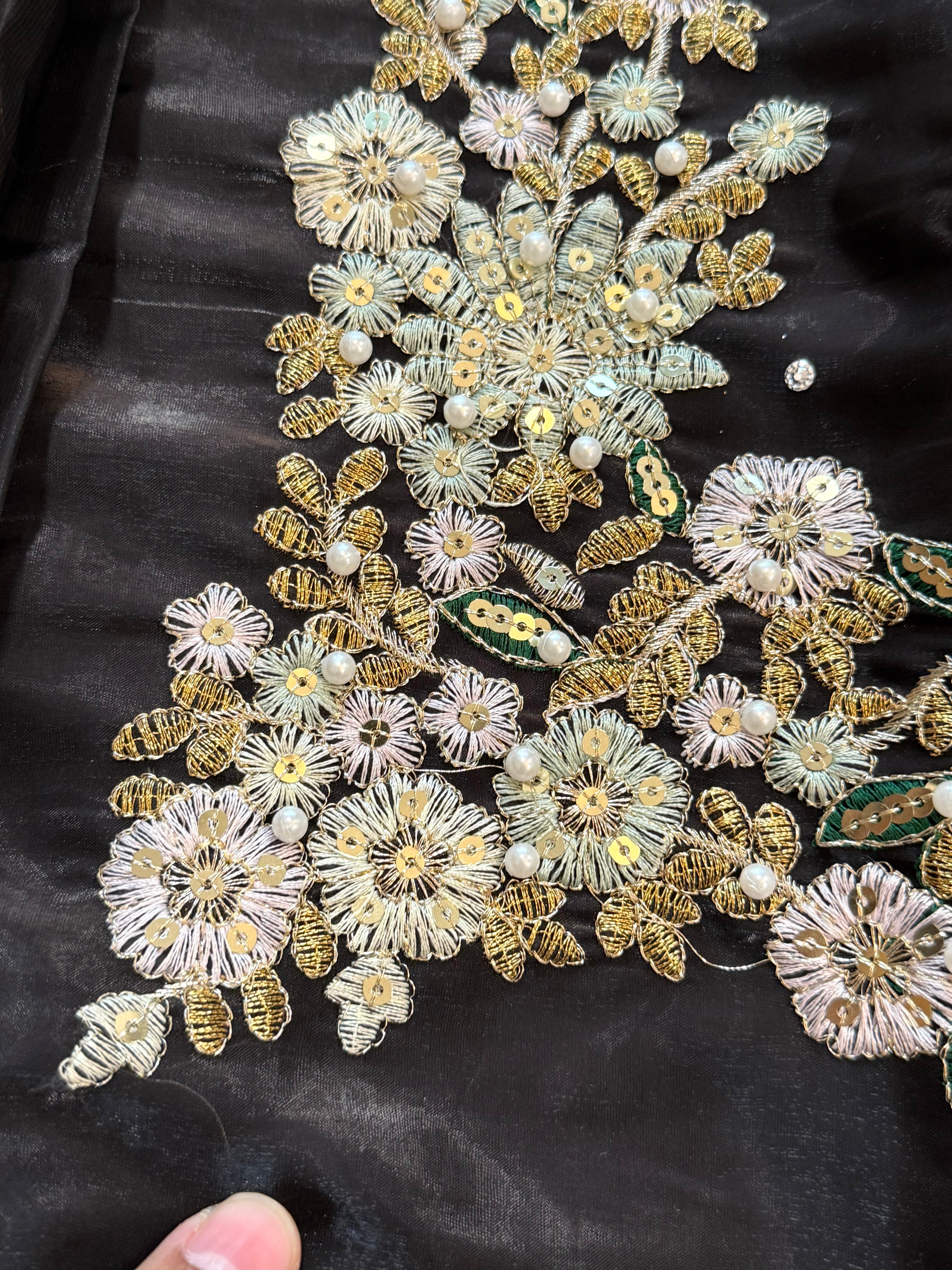 JIMMY CHOO READYMADE EMBROIDERY SUIT Q