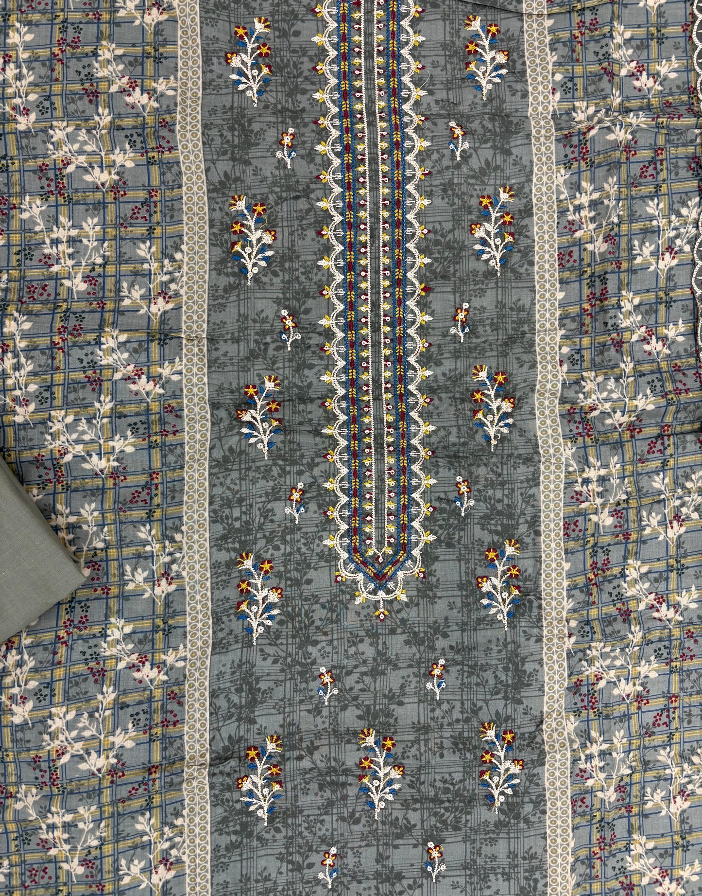 BINSAEED LAWN EMBROIDERY SUIT 4 Q