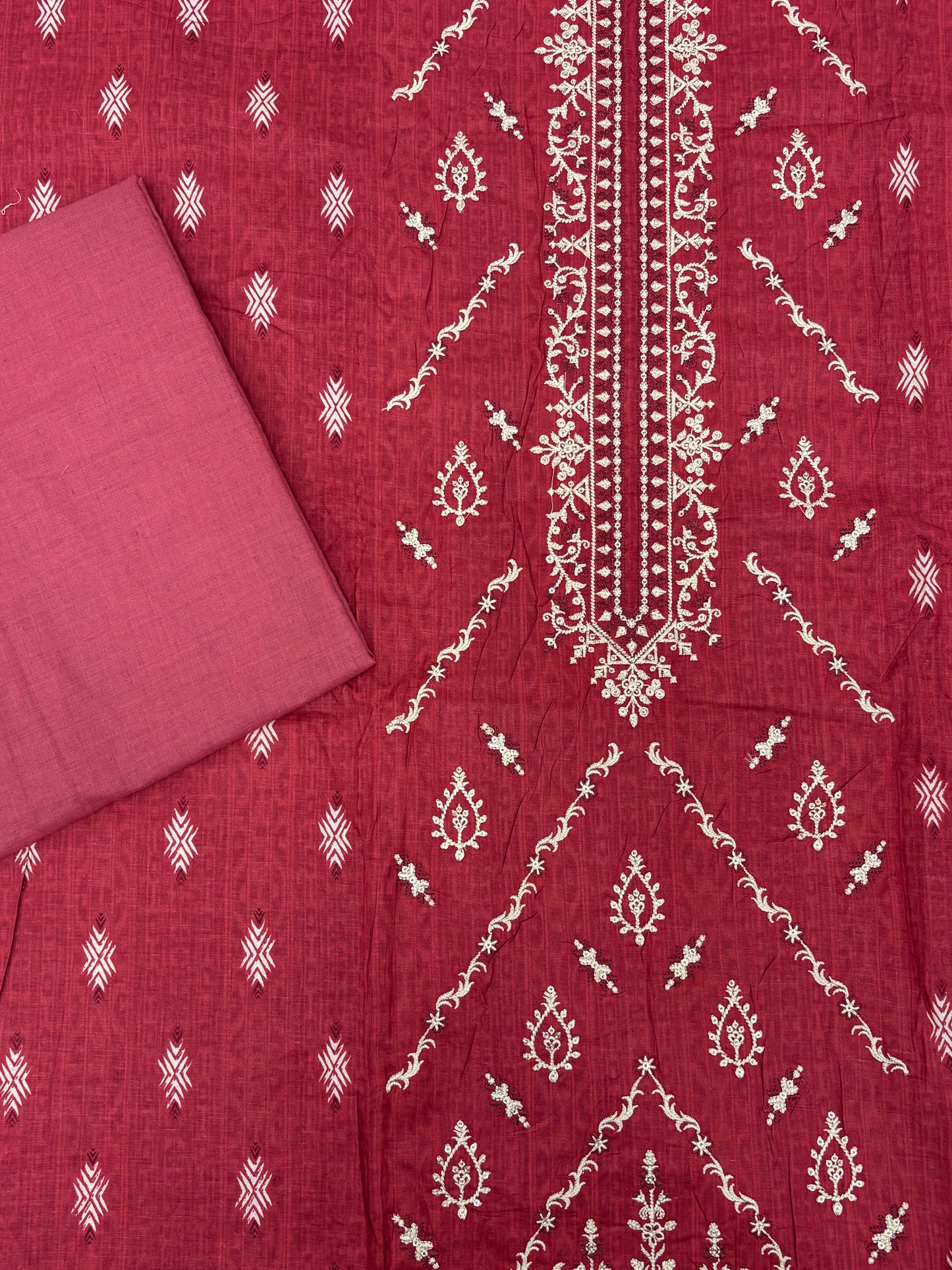 BINSAEED LAWN EMBROIDERY SUIT 3 Q