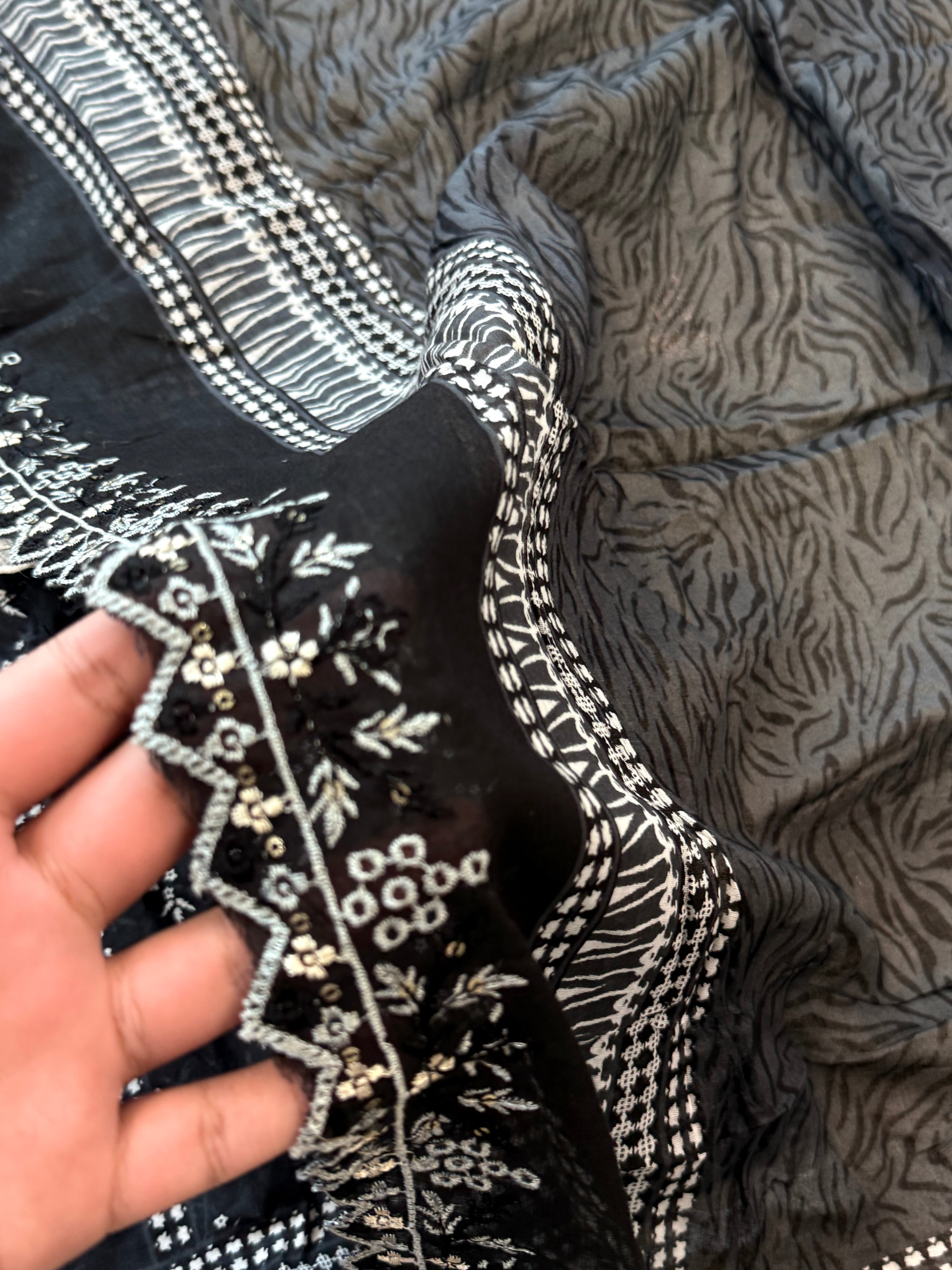 BINSAEED FARSHI SHALWAR SUIT