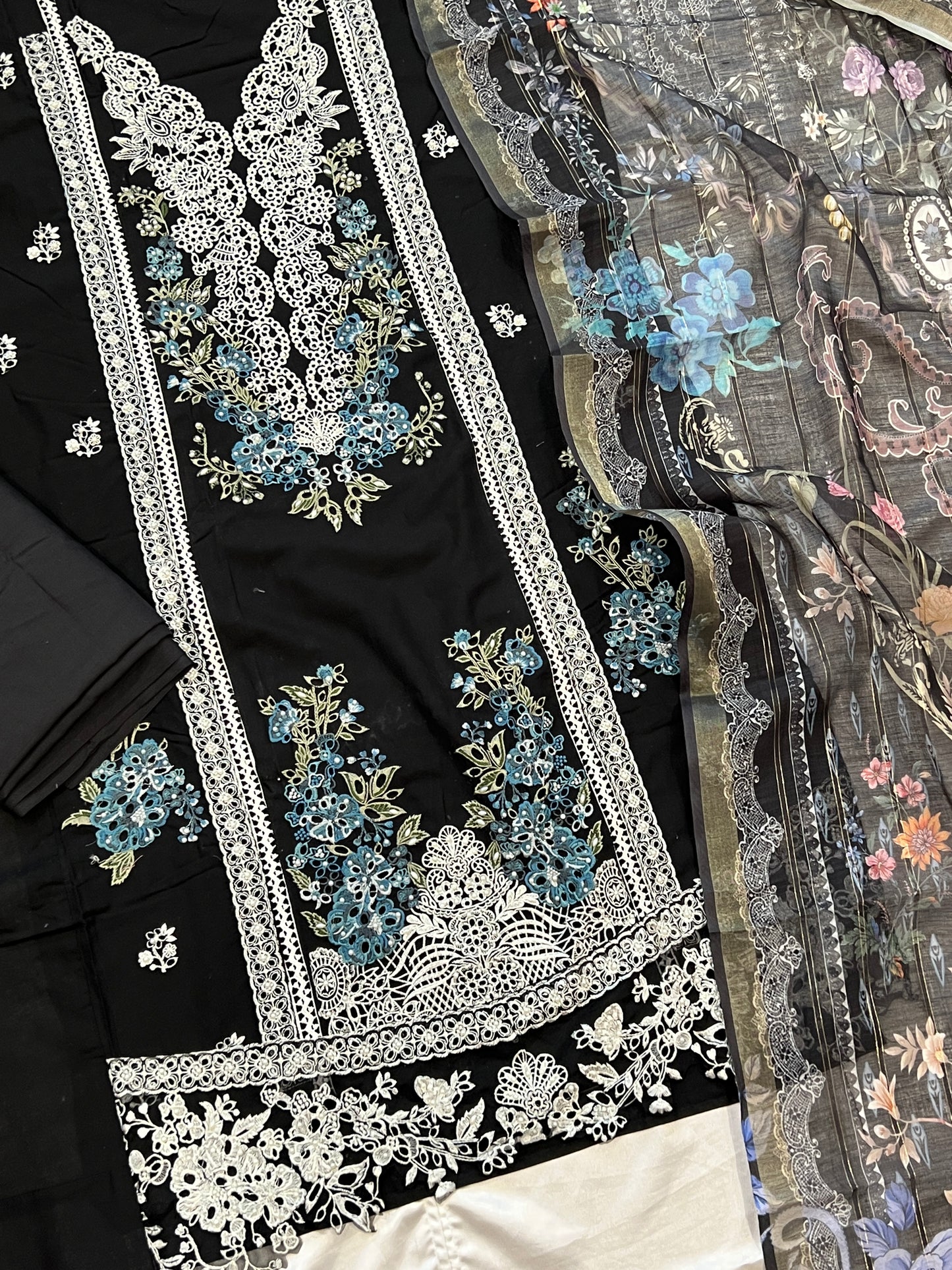 BLACK HANIA LAWN COTTON EMBROIDERY SUIT 2003 Q