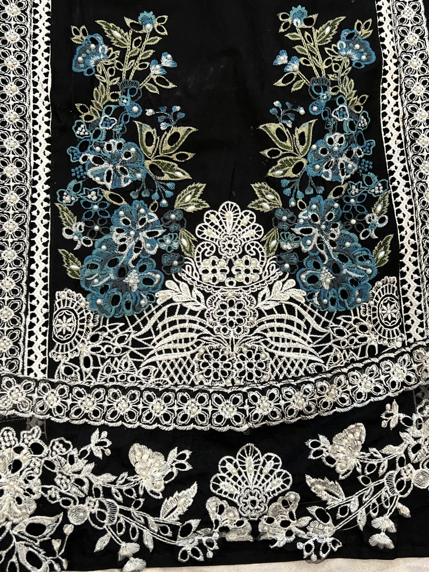 BLACK HANIA LAWN COTTON EMBROIDERY SUIT 2003 Q