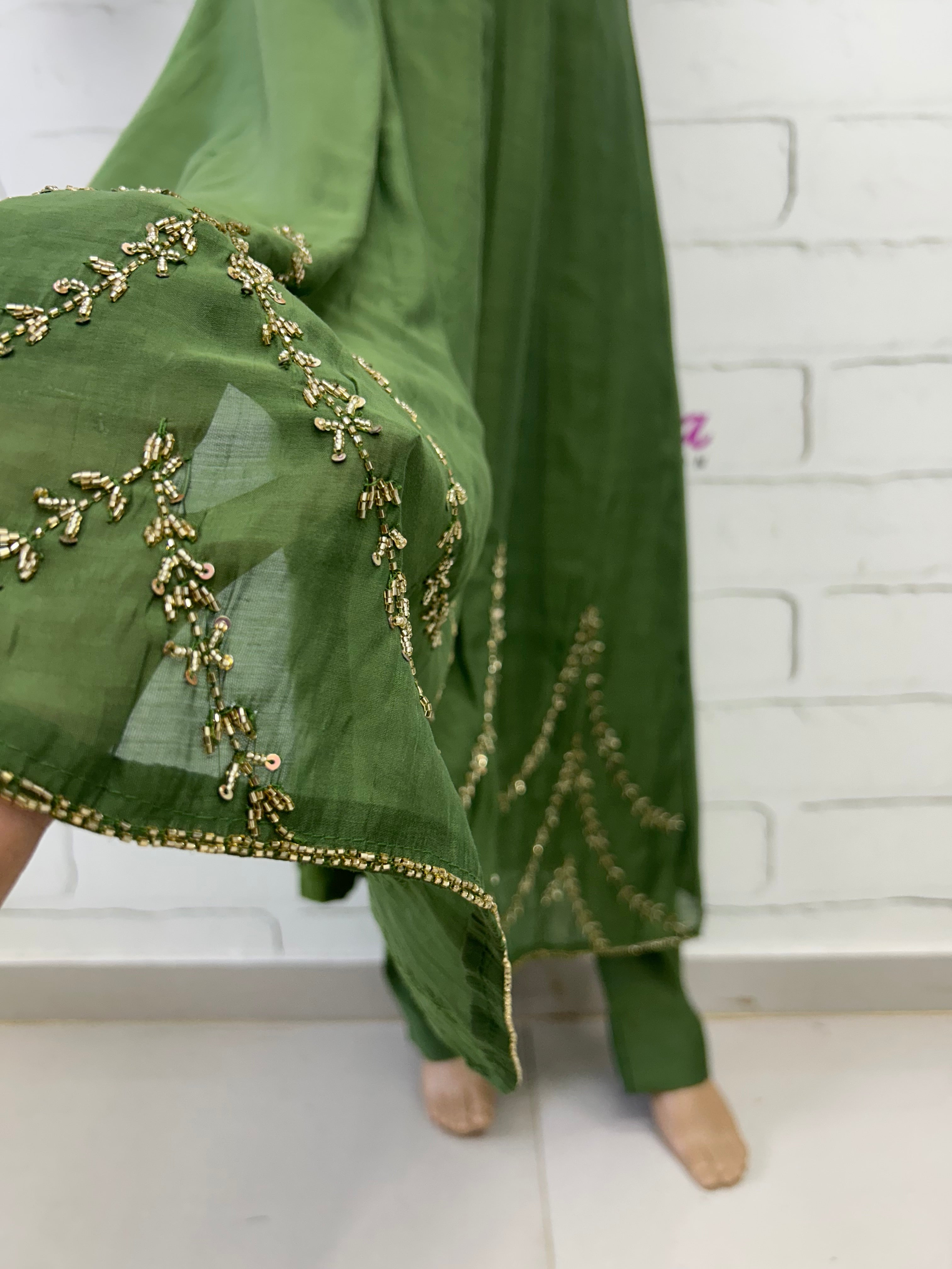 MUL CHANDERI HANDWORK FROCK 8001