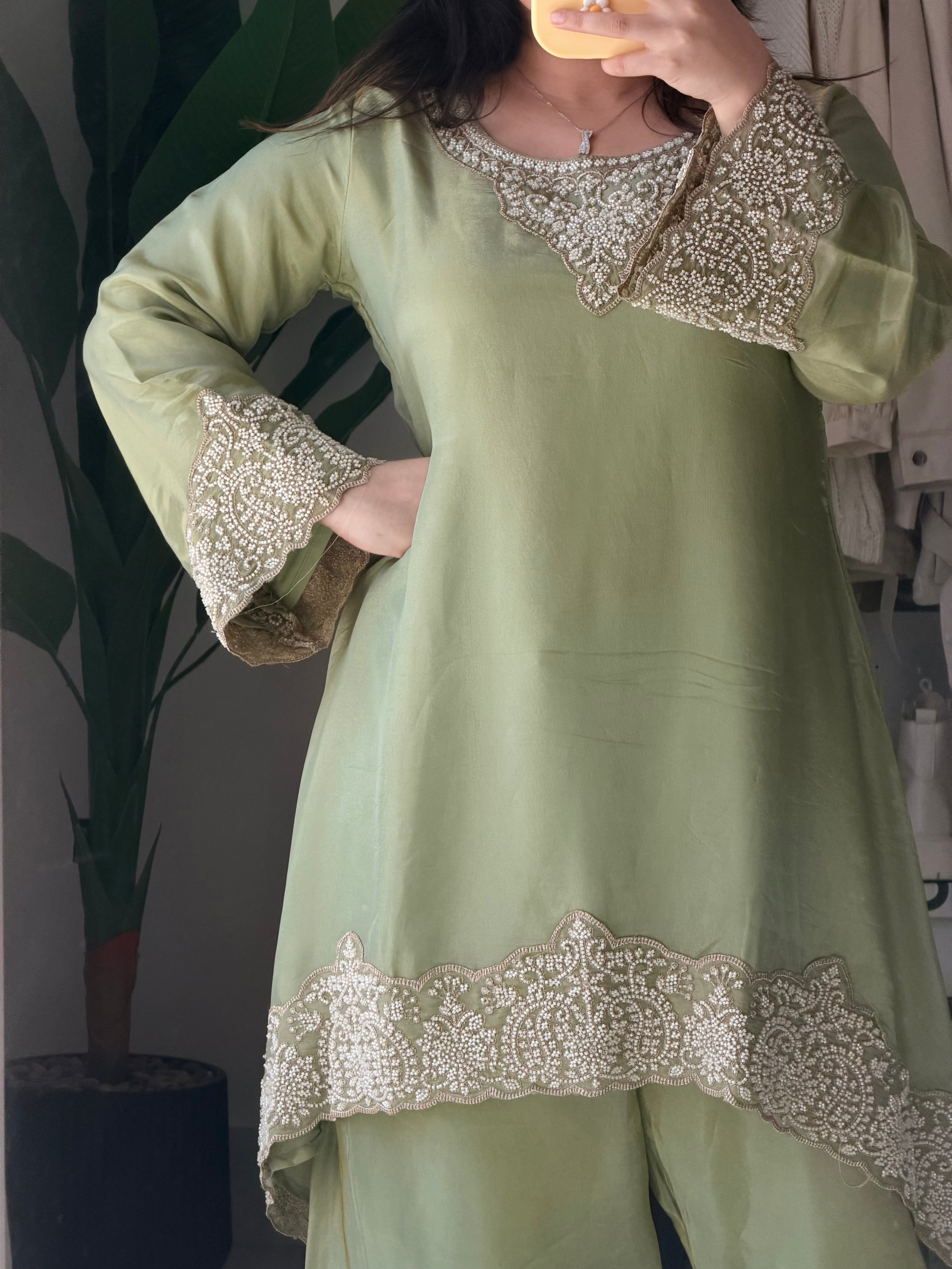 AFREEN FARSHI HANDWORK SUIT 3 Q