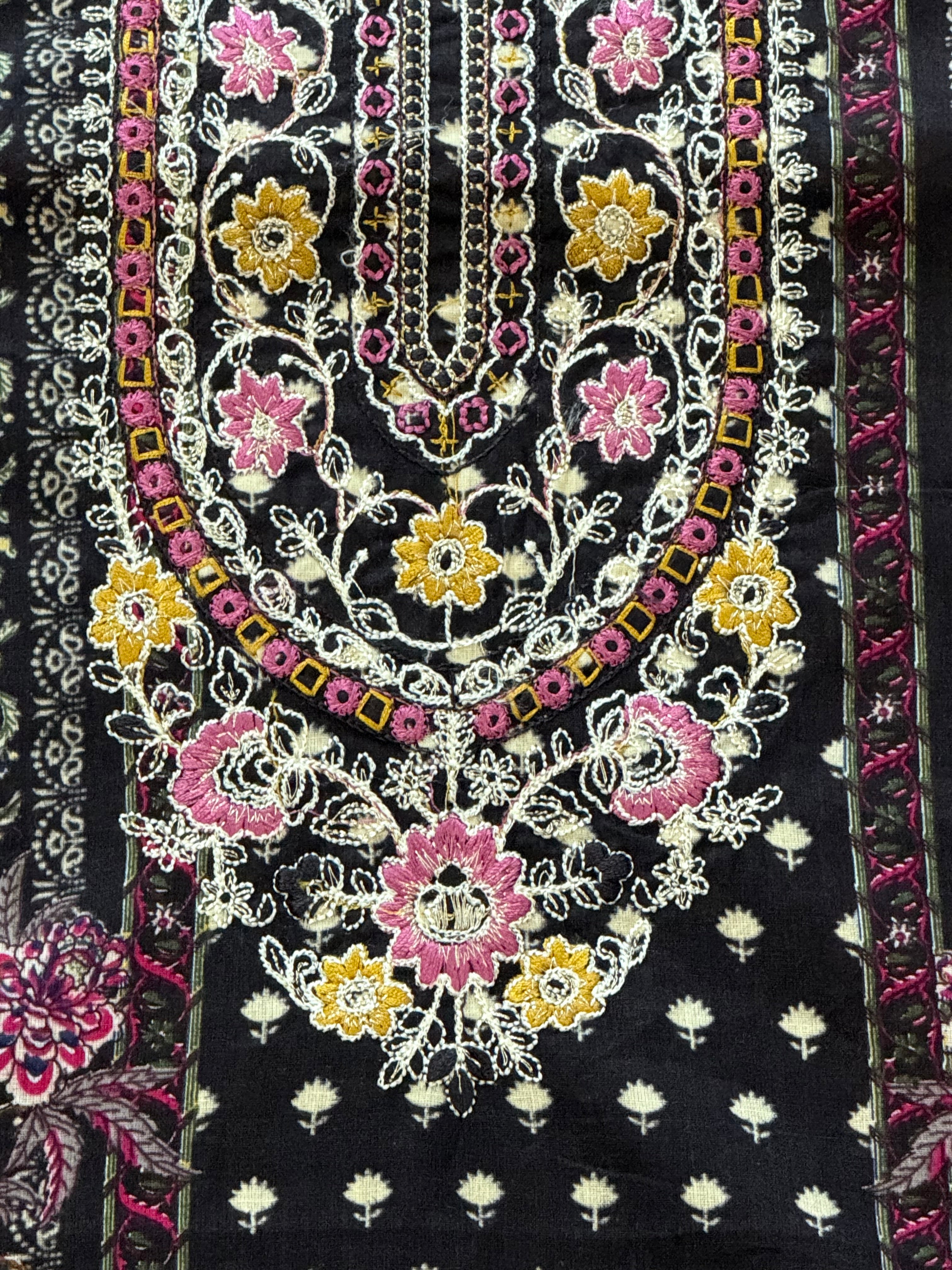 RANGREZ LAWN COTTON EMBROIDERY 4 Q