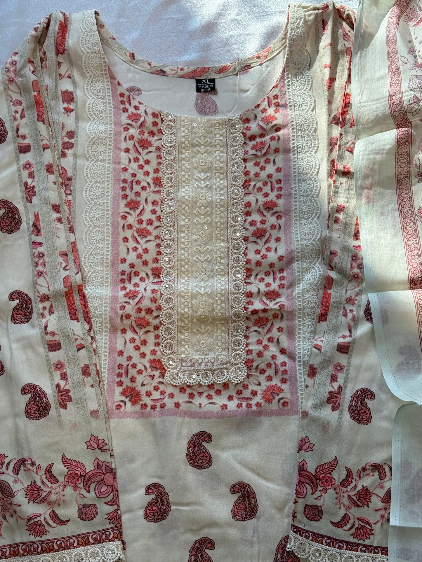 BAGH LAWN READYMADE SUIT 10 Q