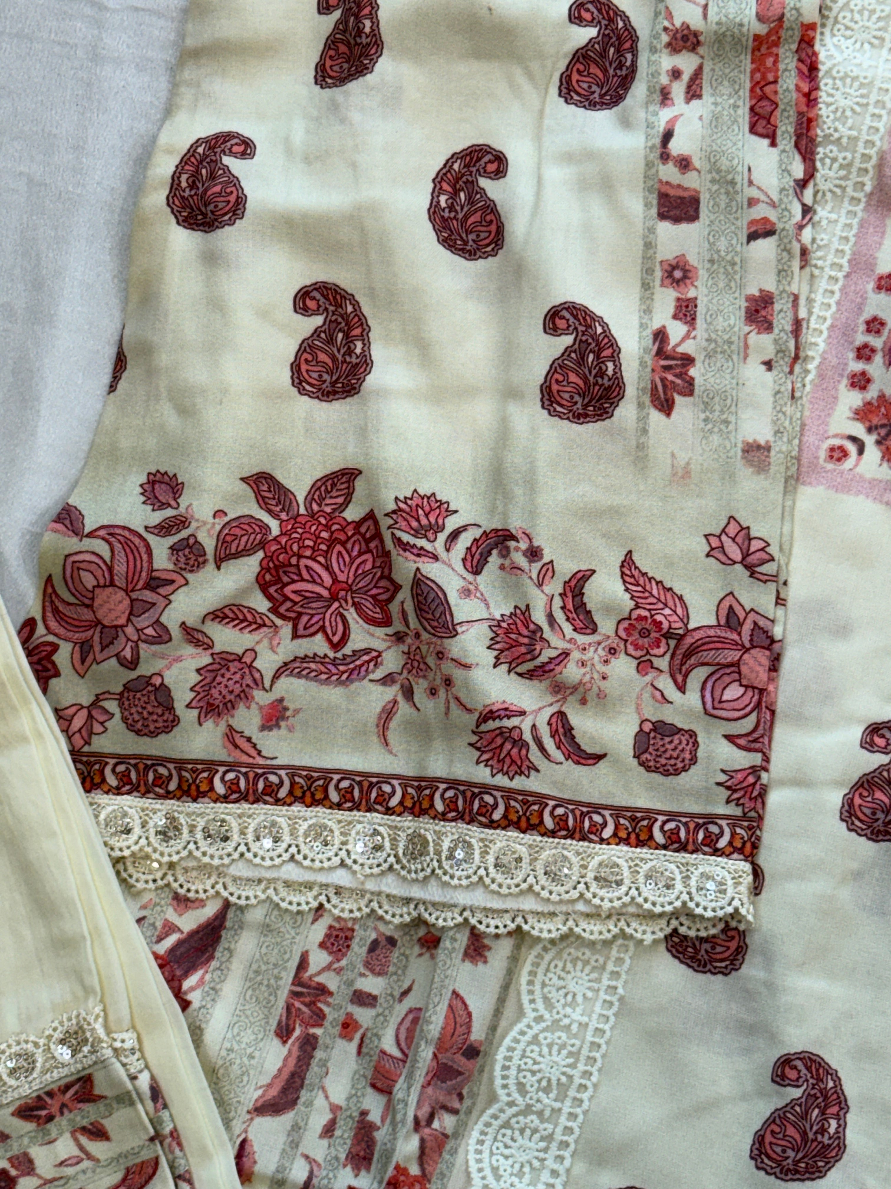 BAGH LAWN READYMADE SUIT 10 Q