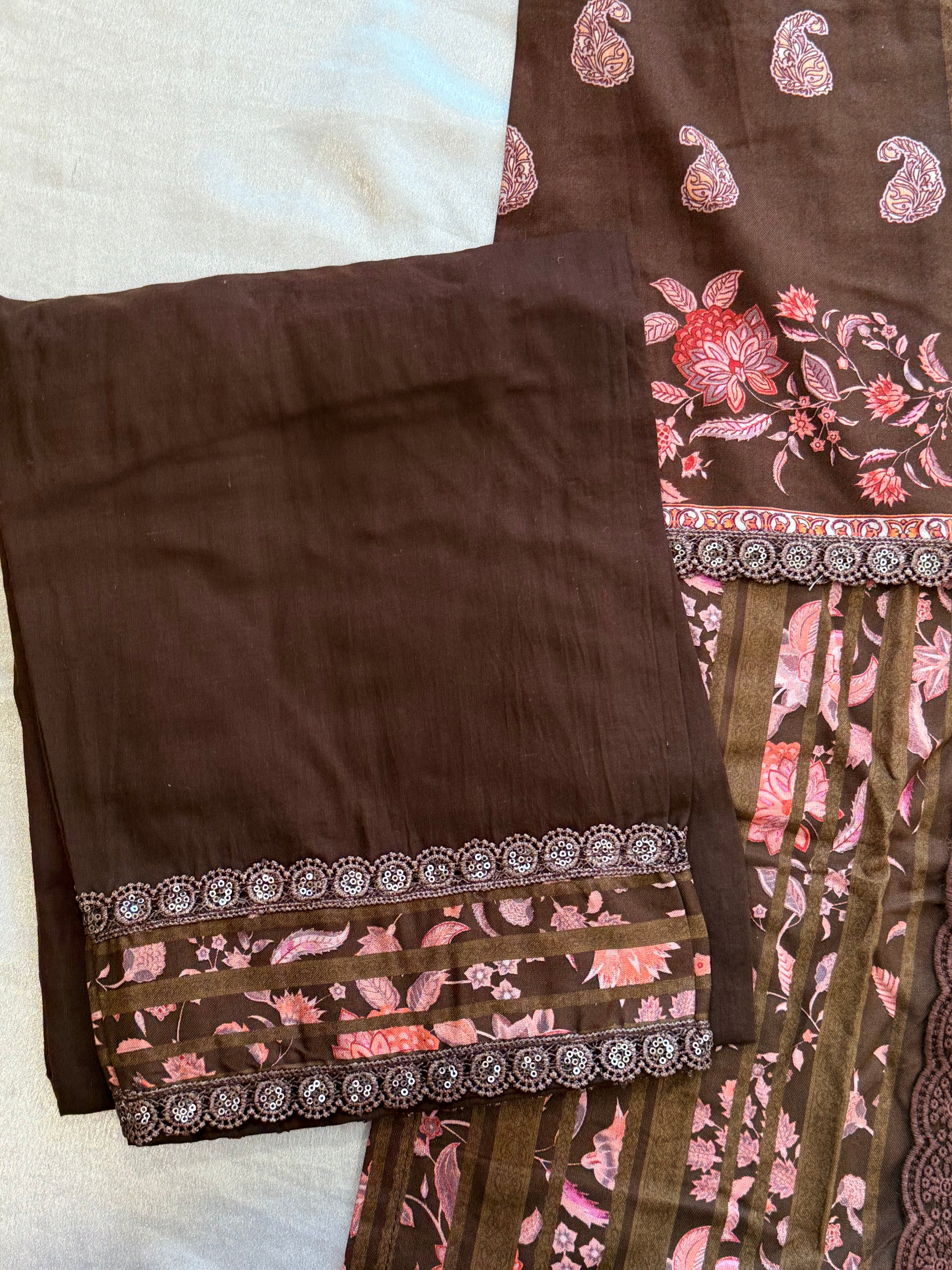 BAGH LAWN READYMADE SUIT 7 Q