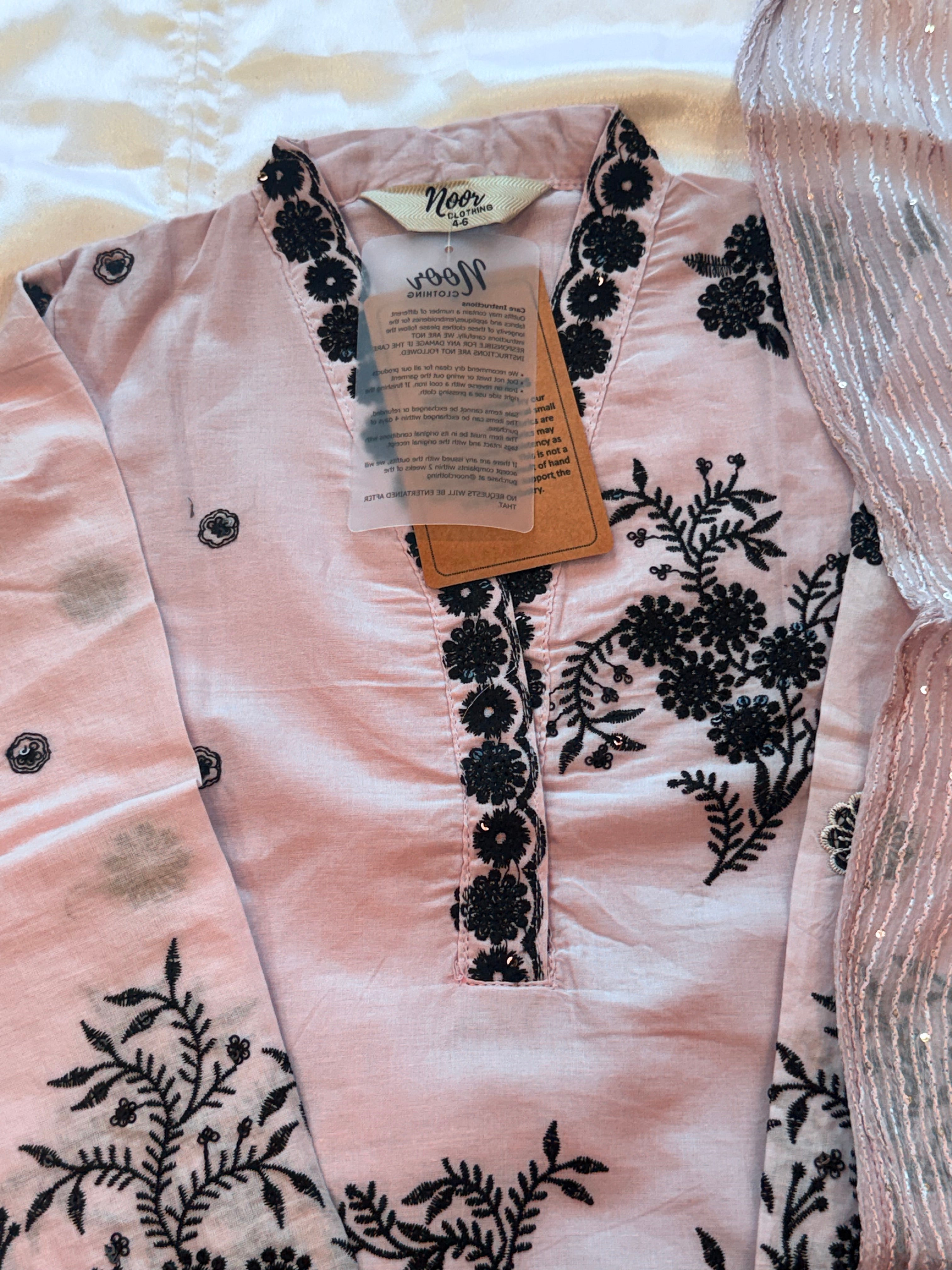 PARI KIDS EMBROIDERY COLLECTION Q