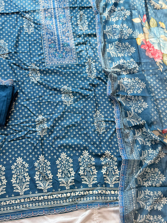 SYHITE LAWN  EMBROIDERY SUIT 6 Q