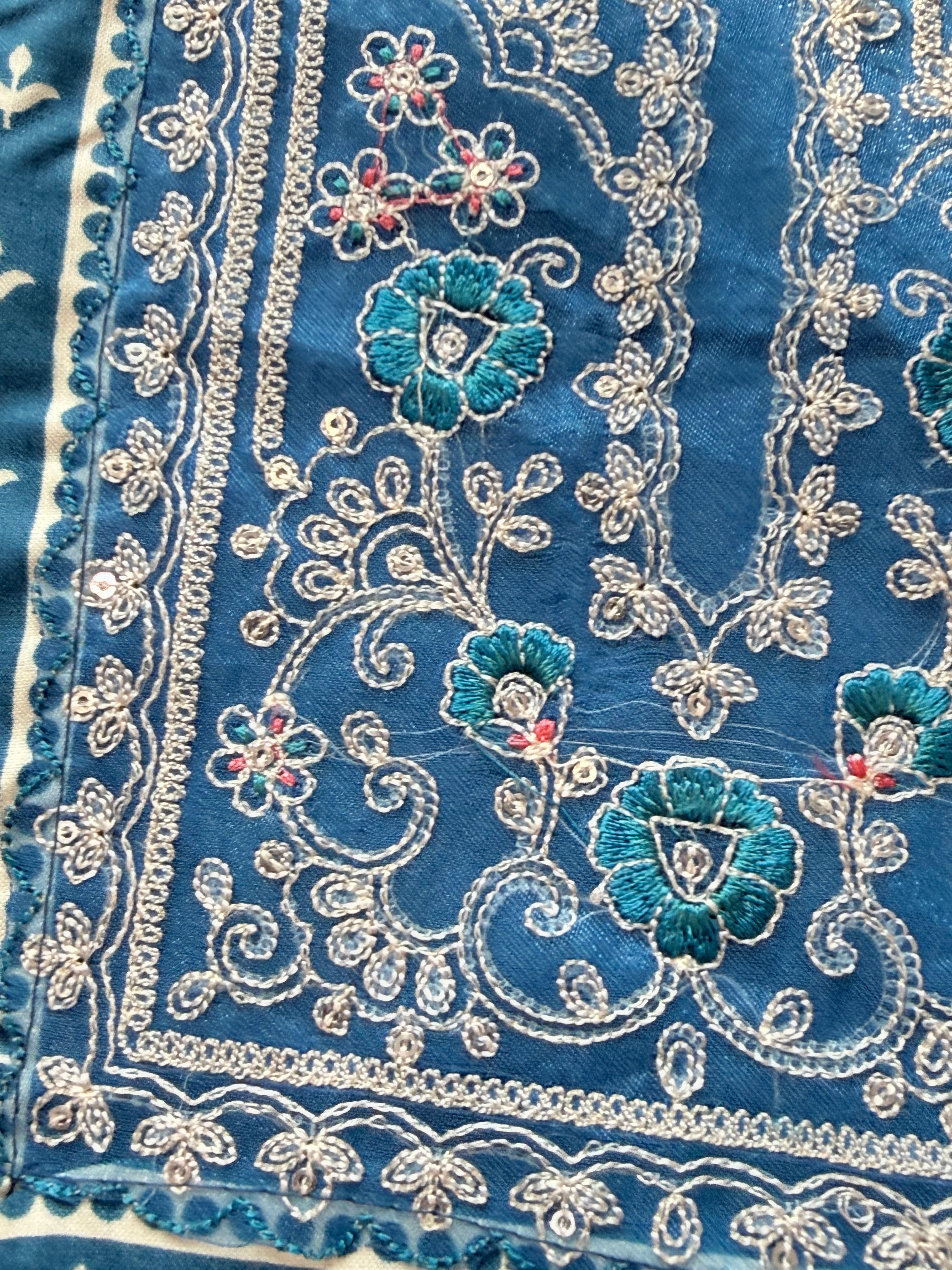 SYHITE LAWN  EMBROIDERY SUIT 6 Q