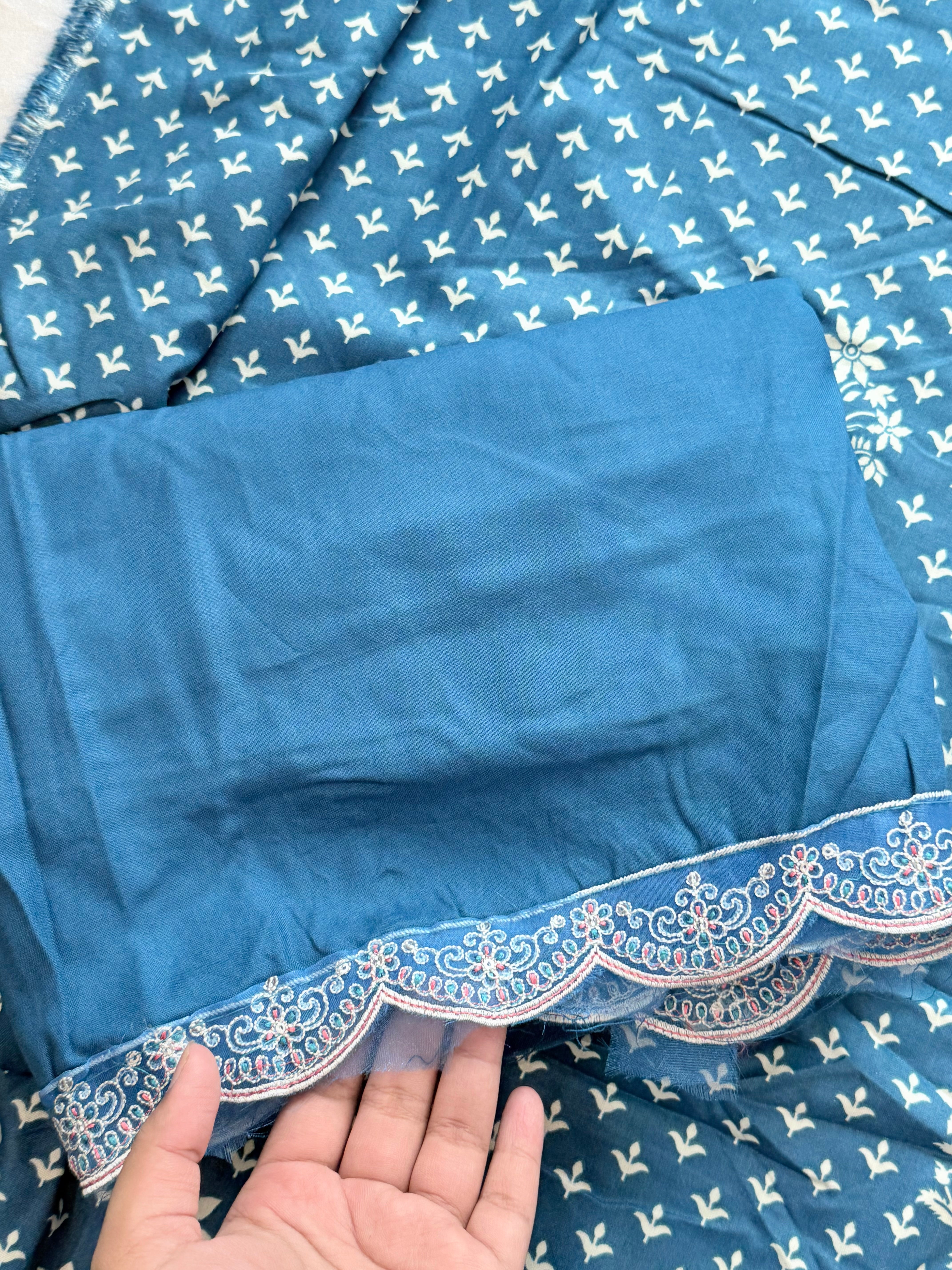 SYHITE LAWN  EMBROIDERY SUIT 6 Q