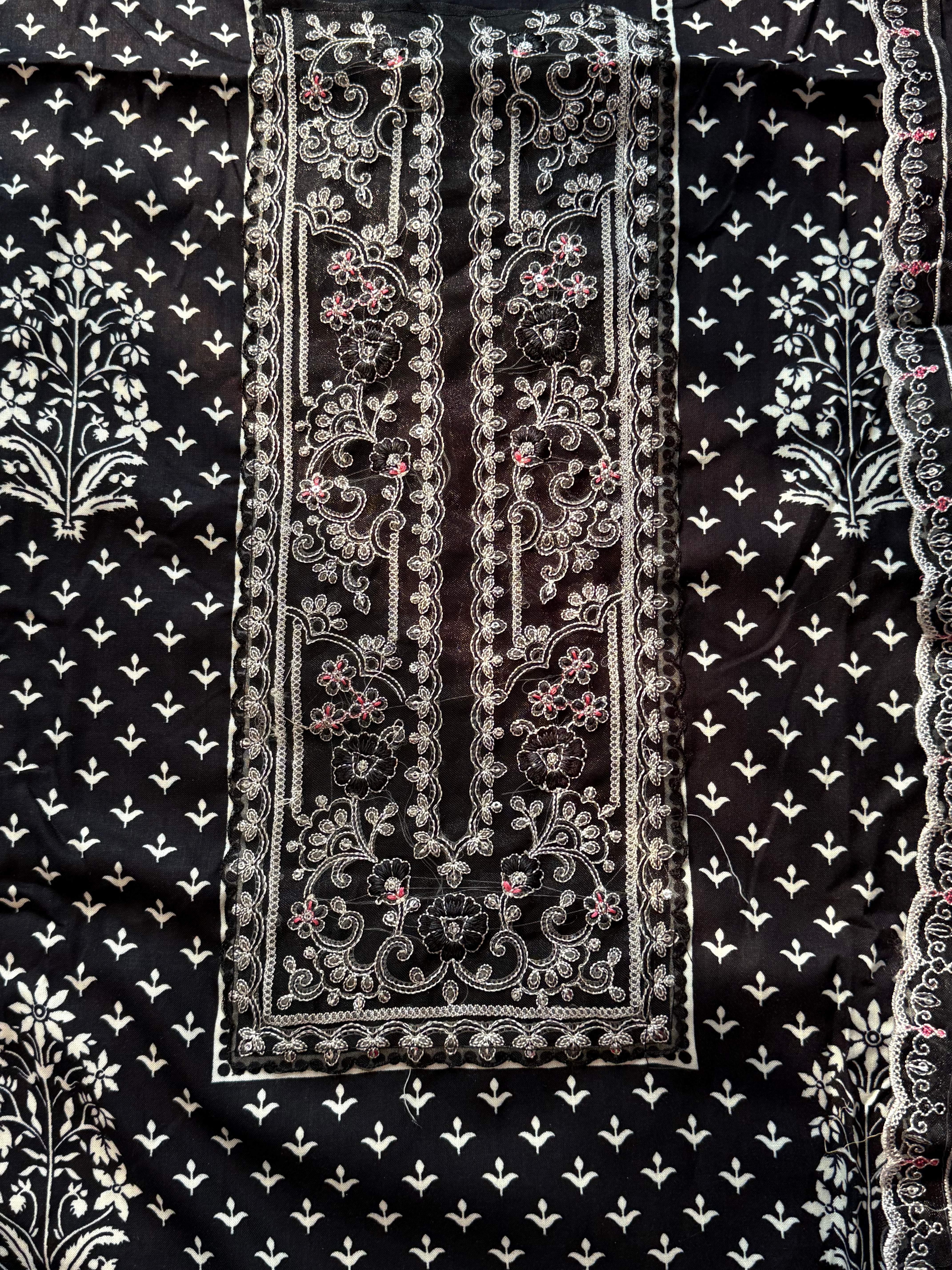 SYHITE LAWN  EMBROIDERY SUIT 4 Q