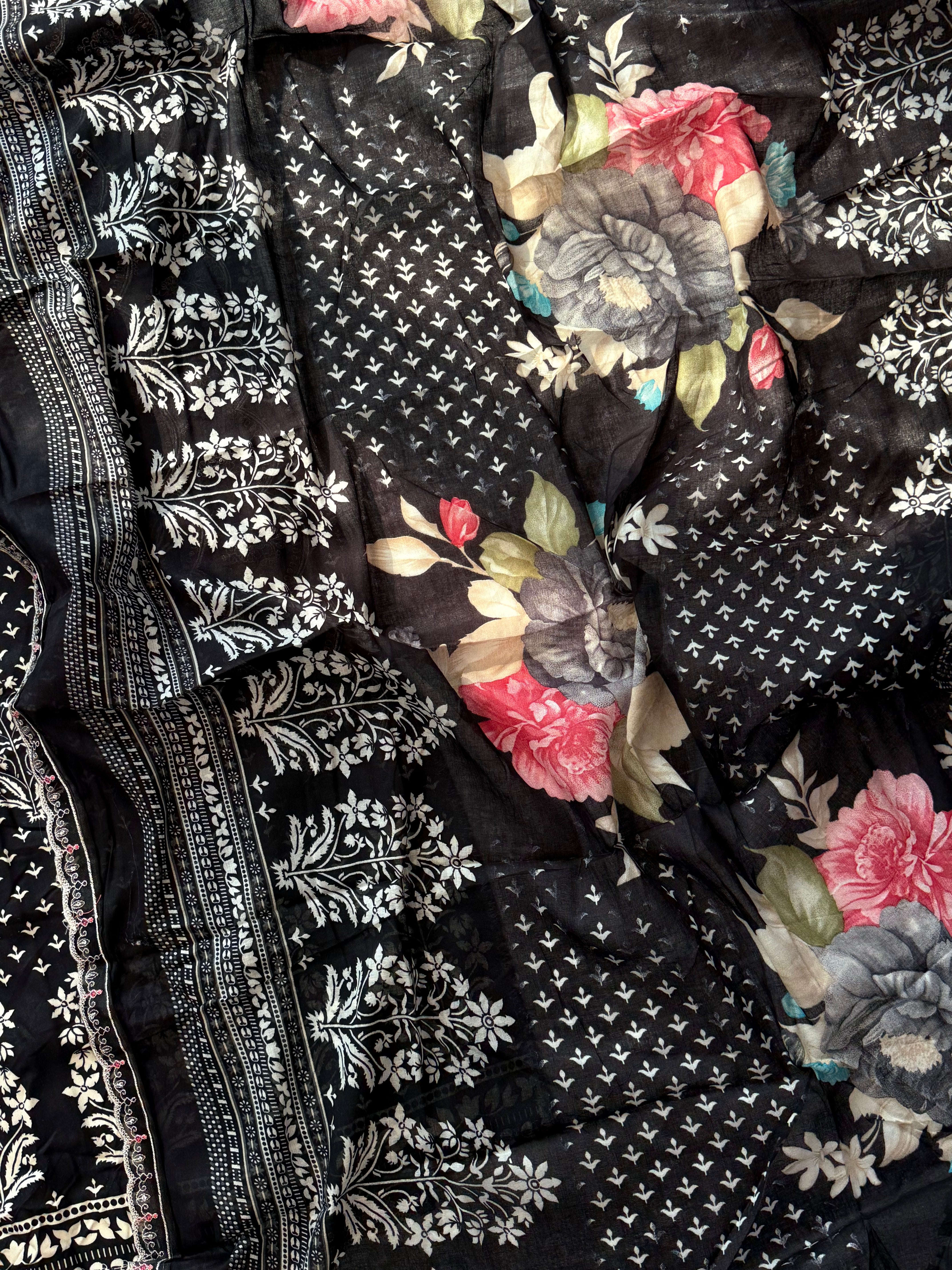 SYHITE LAWN  EMBROIDERY SUIT 4 Q