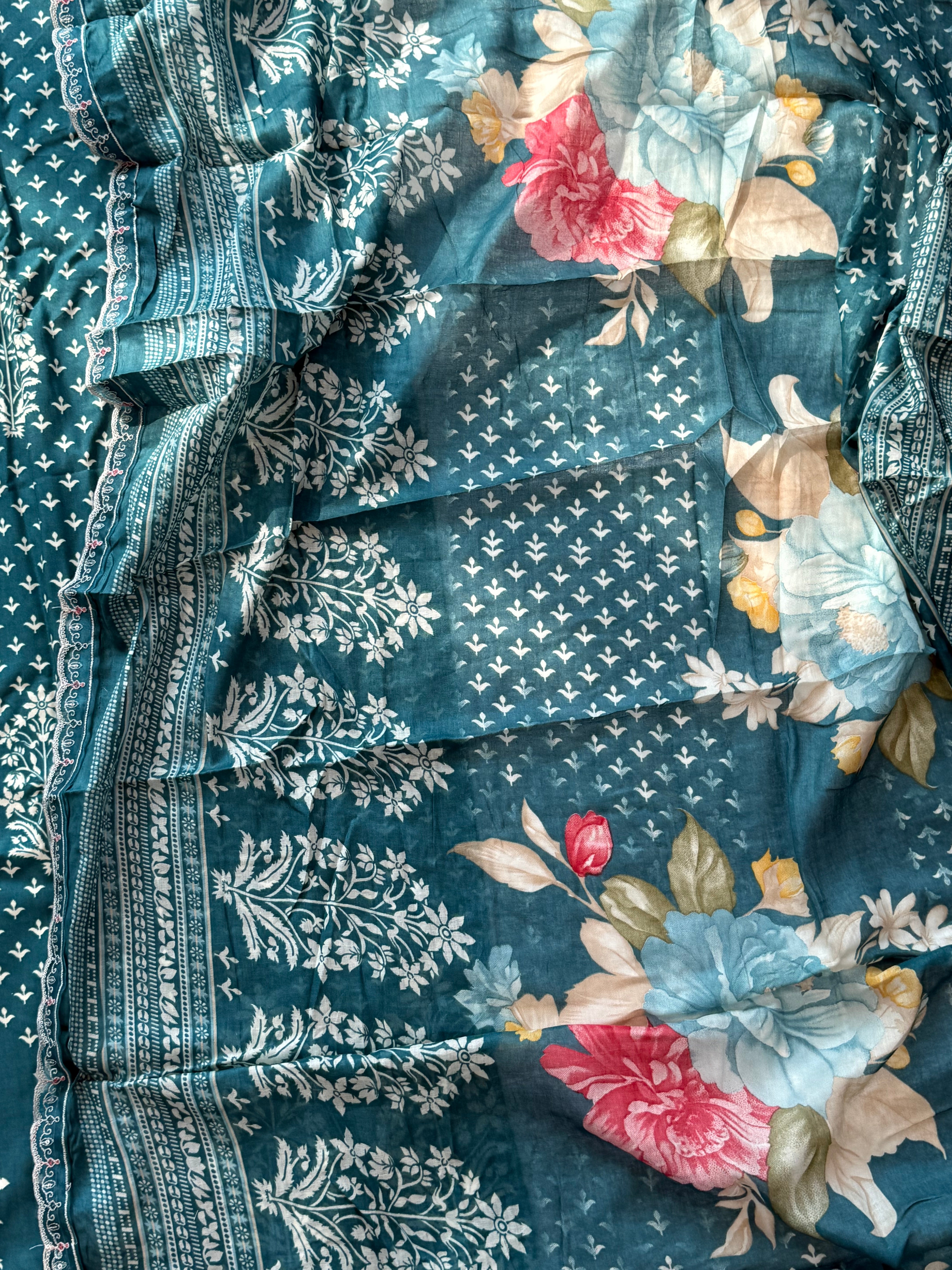 SYHITE LAWN  EMBROIDERY SUIT 1 Q