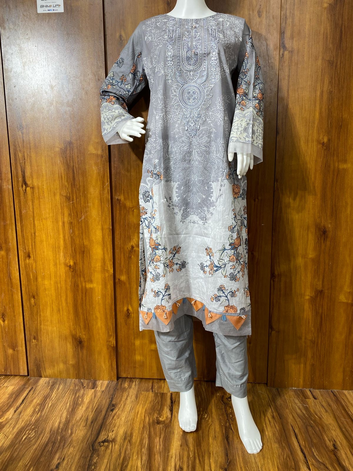 NEEDLE LAWN EMBROIDERY SUIT 4