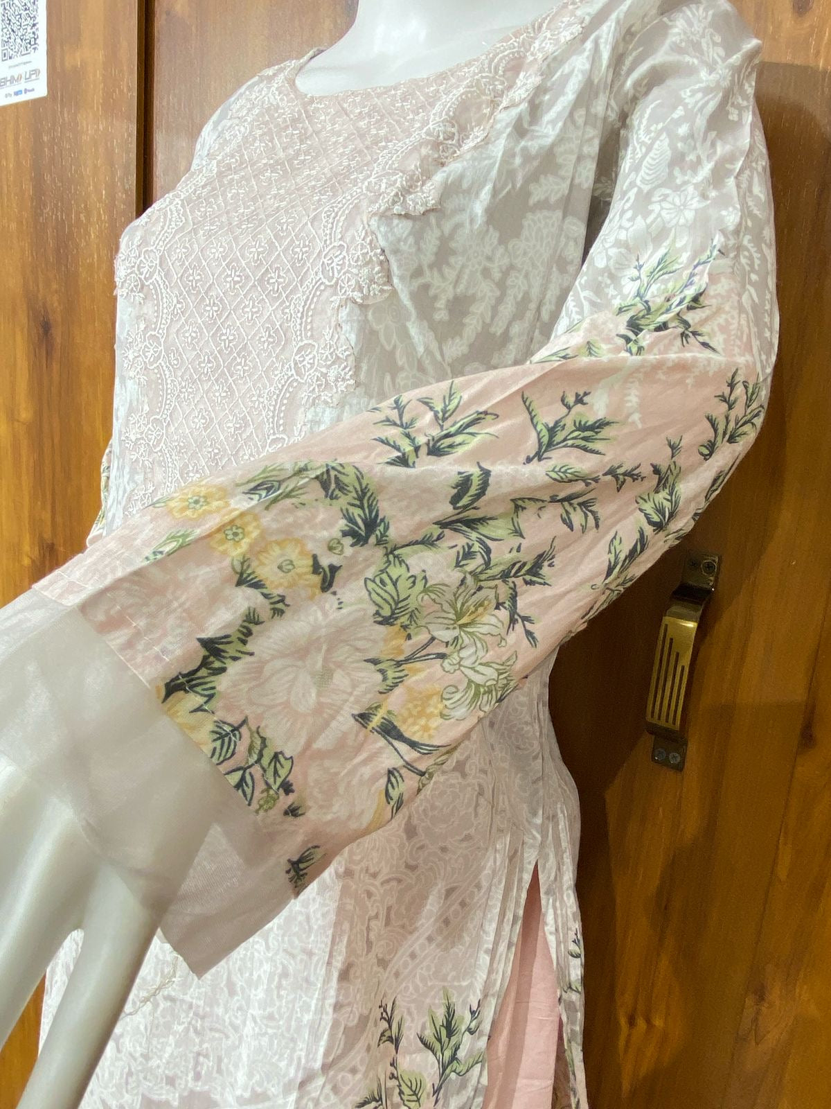 NEEDLE LAWN EMBROIDERY SUIT 3