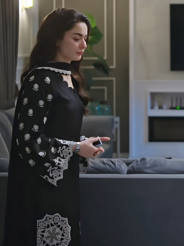 BLACK HANIA LAWN EMBROIDERY SUIT 7001