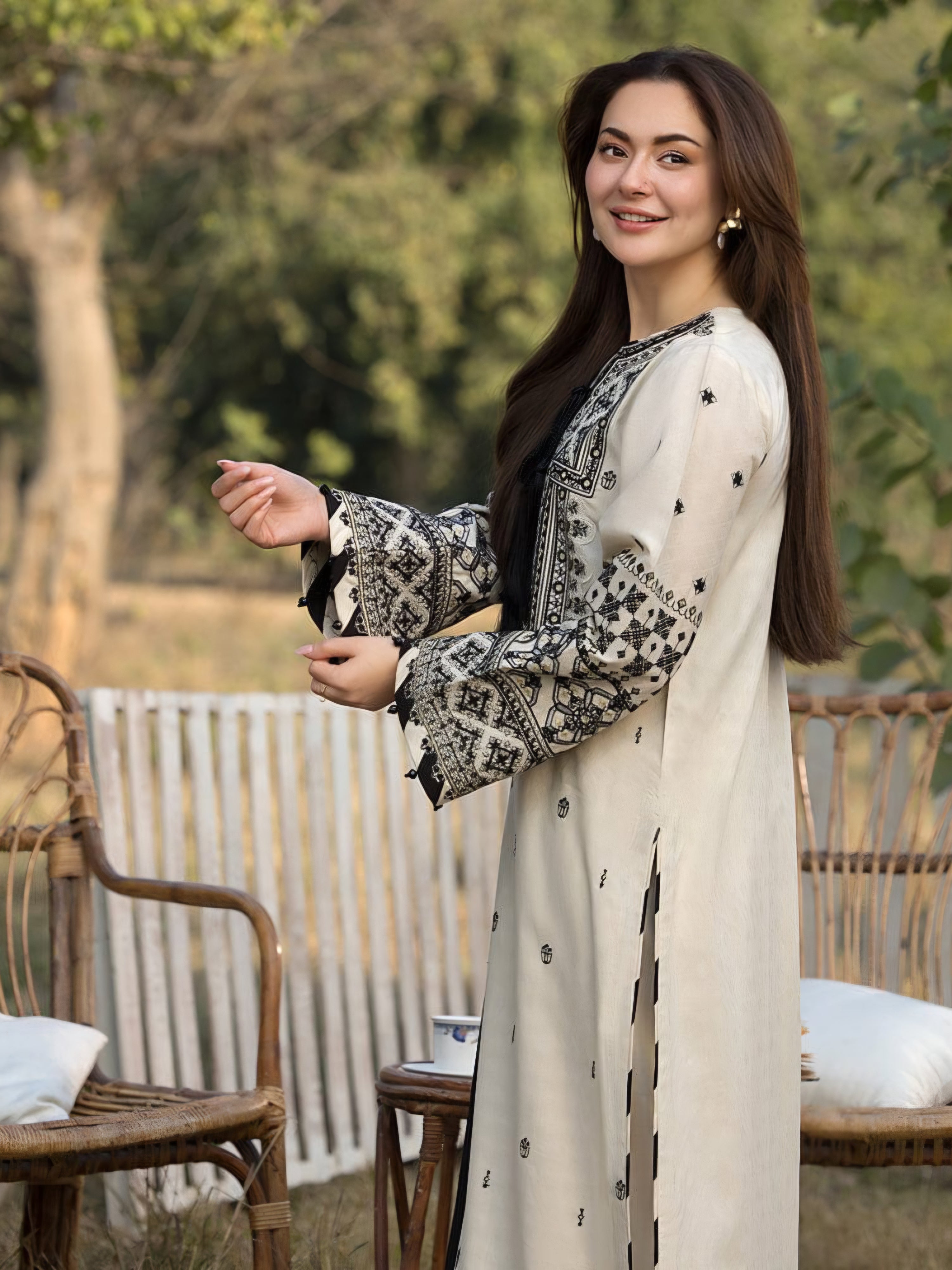 HANIA LAWN EMBROIDERY SUIT