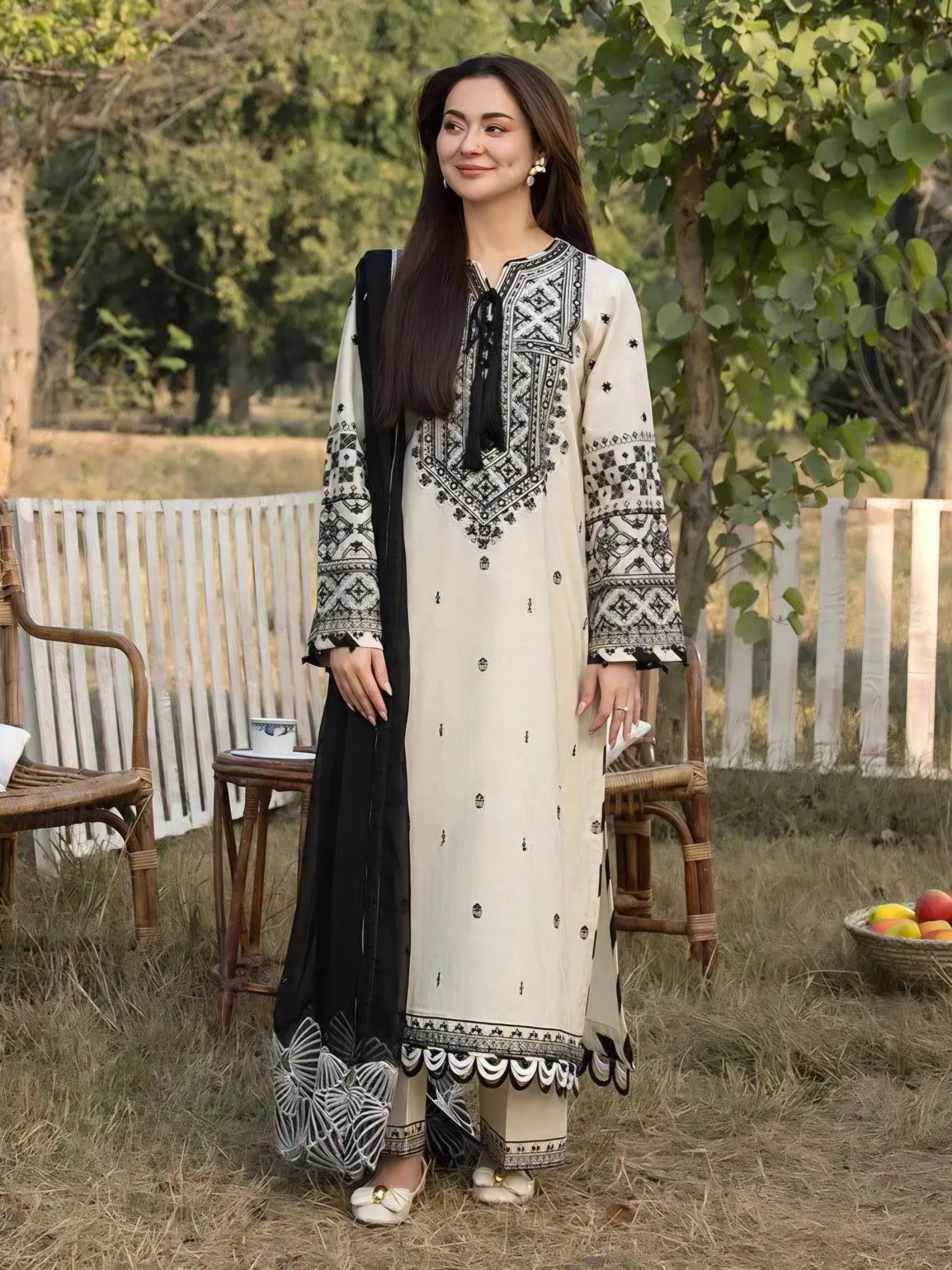 HANIA LAWN EMBROIDERY SUIT