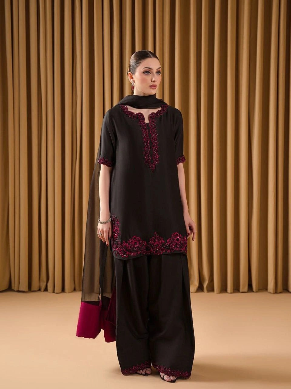 ORGANZA  FARSHI HANDWORK SUIT